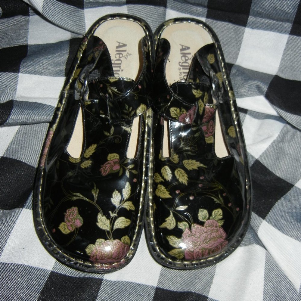 Alegria Black Rose Patent Leather Clogs Alg-504